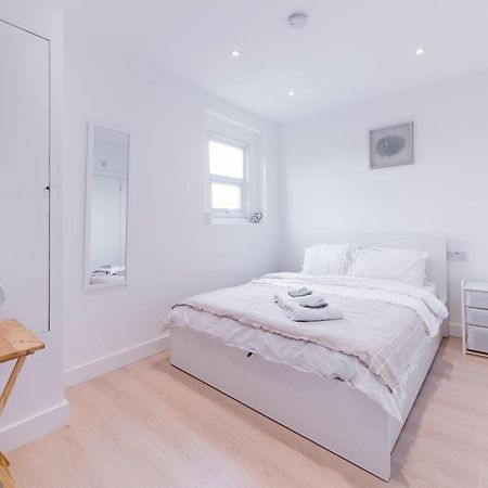 Quiet cosy rooms Harrow Extérieur photo