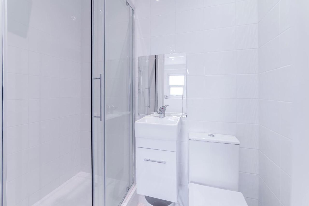 Quiet cosy rooms Harrow Extérieur photo