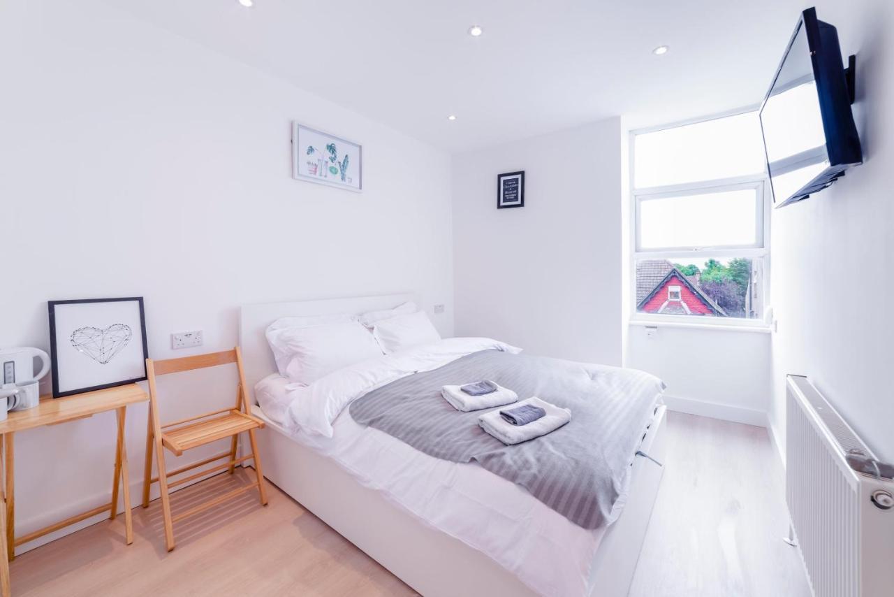 Quiet cosy rooms Harrow Extérieur photo