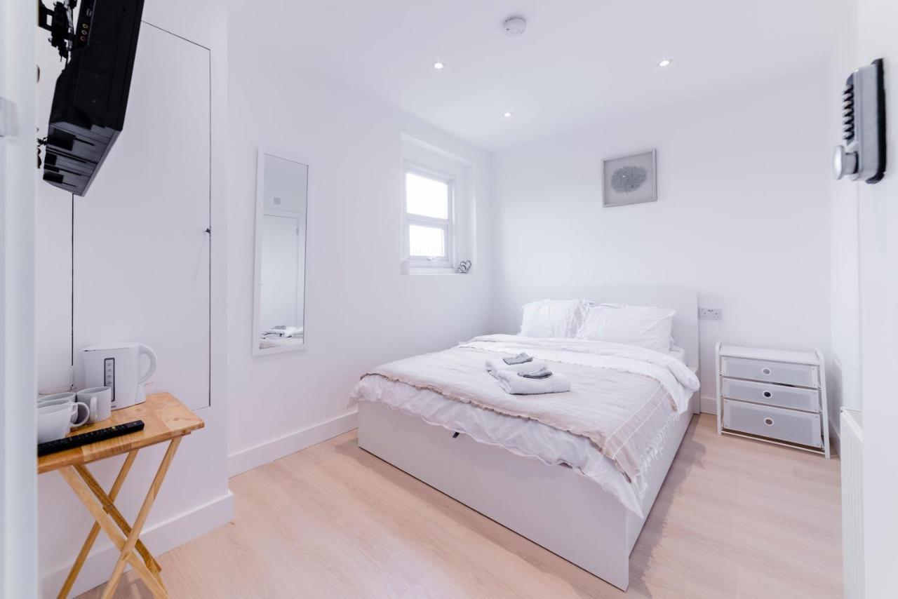 Quiet cosy rooms Harrow Extérieur photo