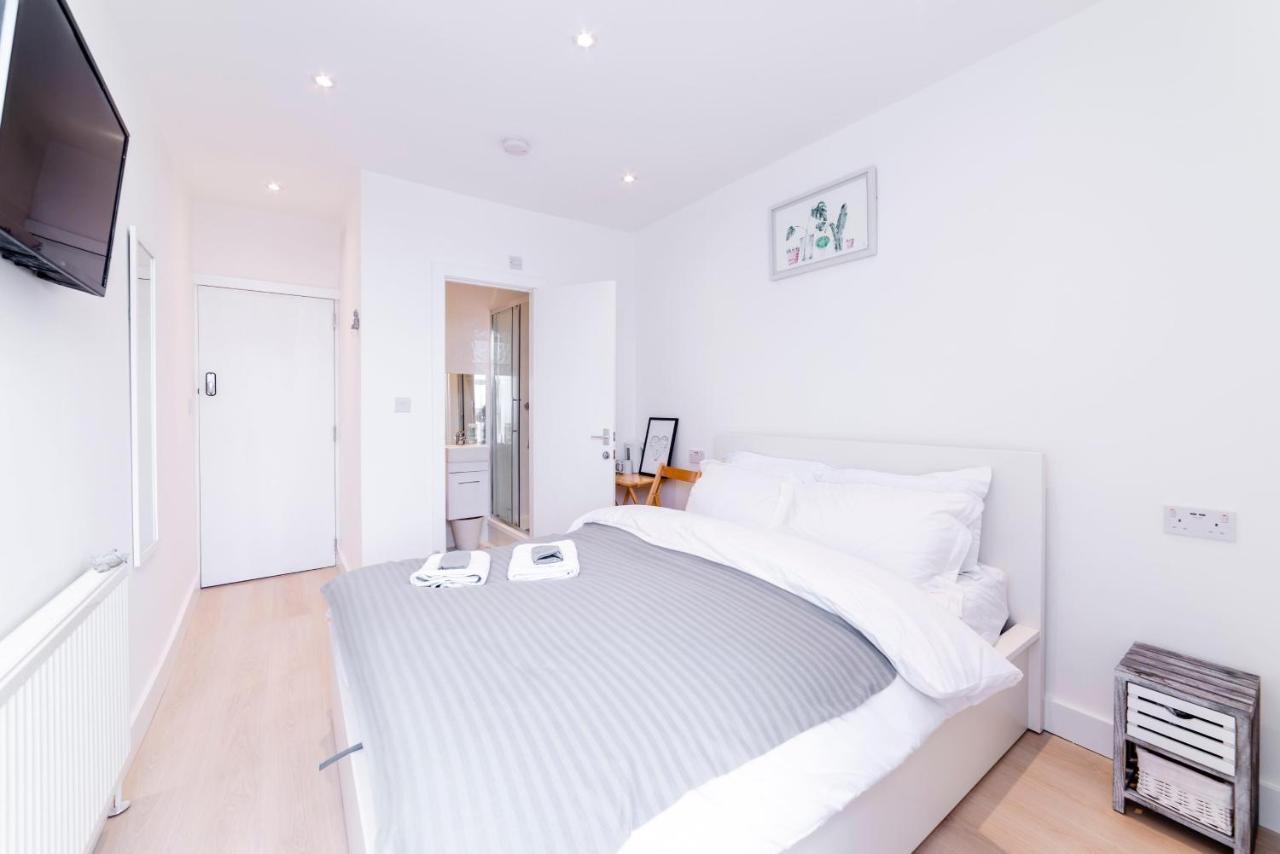 Quiet cosy rooms Harrow Extérieur photo