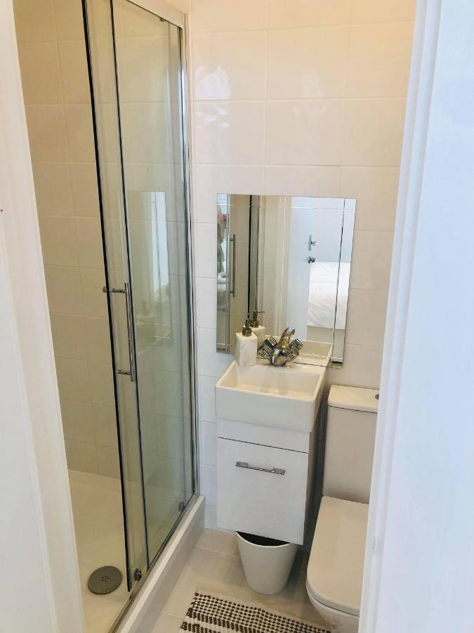 Quiet cosy rooms Harrow Extérieur photo