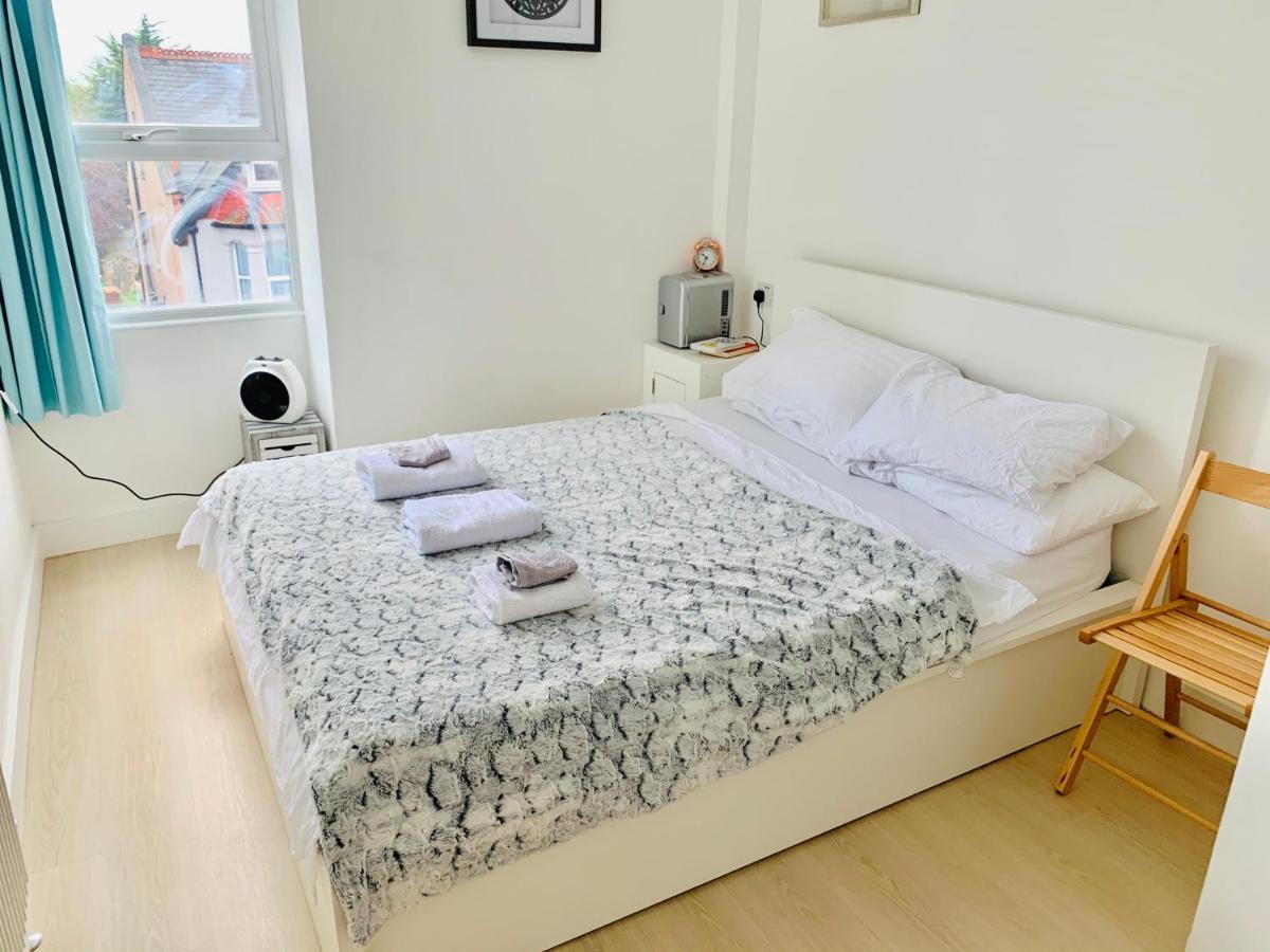 Quiet cosy rooms Harrow Extérieur photo